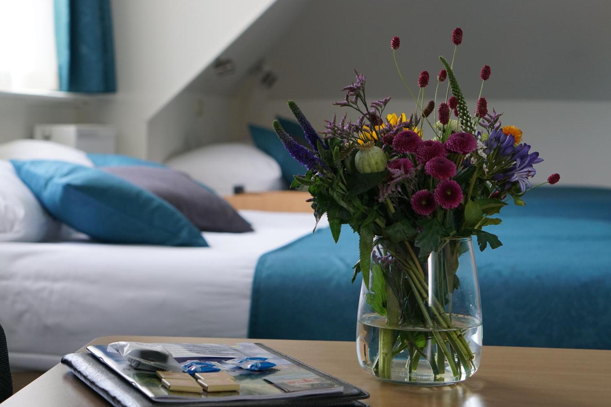 Hotel Oepkes West-Terschelling Rum bild