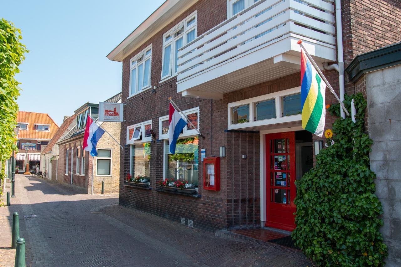 Hotel Oepkes West-Terschelling Exteriör bild